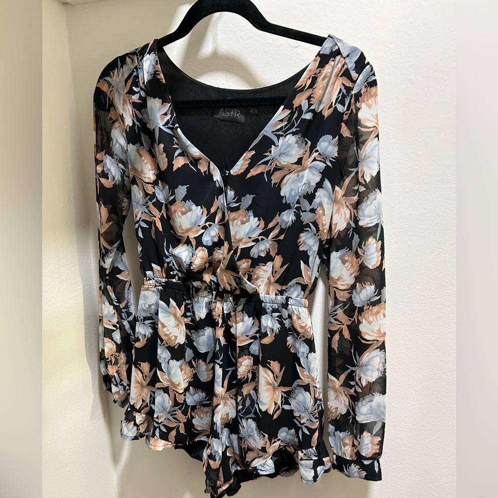 Long sleeve ASTR short romper